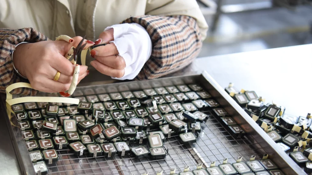 Metal Oxide Varistor MOV for Surge Protection Device SPD Production process Coating packaging sealing